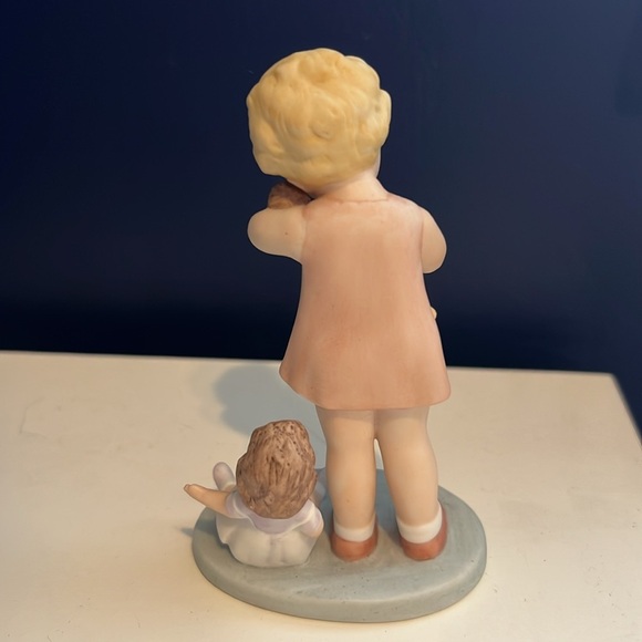 Bessie Pease Gutmann Figurine Love is Blind - Picture 3 of 4
